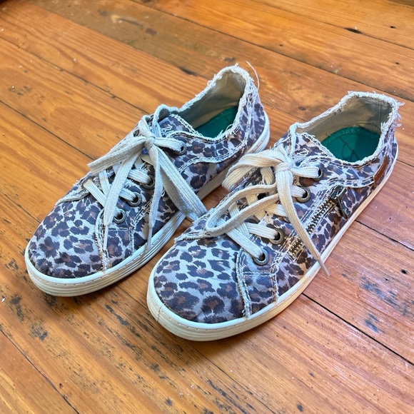 Cute Leopard Blowfish Tie Shoes 7.5 - Picture 7 of 9